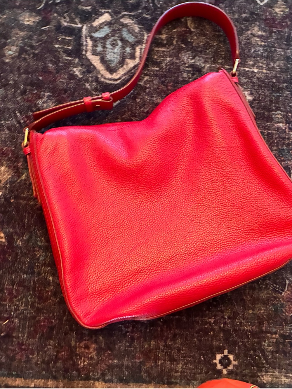 Marc Jacobs Vibrant Red Pebbled Leather Shoulder Bag - Picture 3 of 5